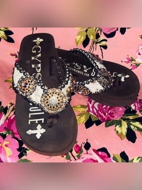 Gypsy soule 2”Black crystal platform sandals flip flops 90’s Y2K vintage shoes